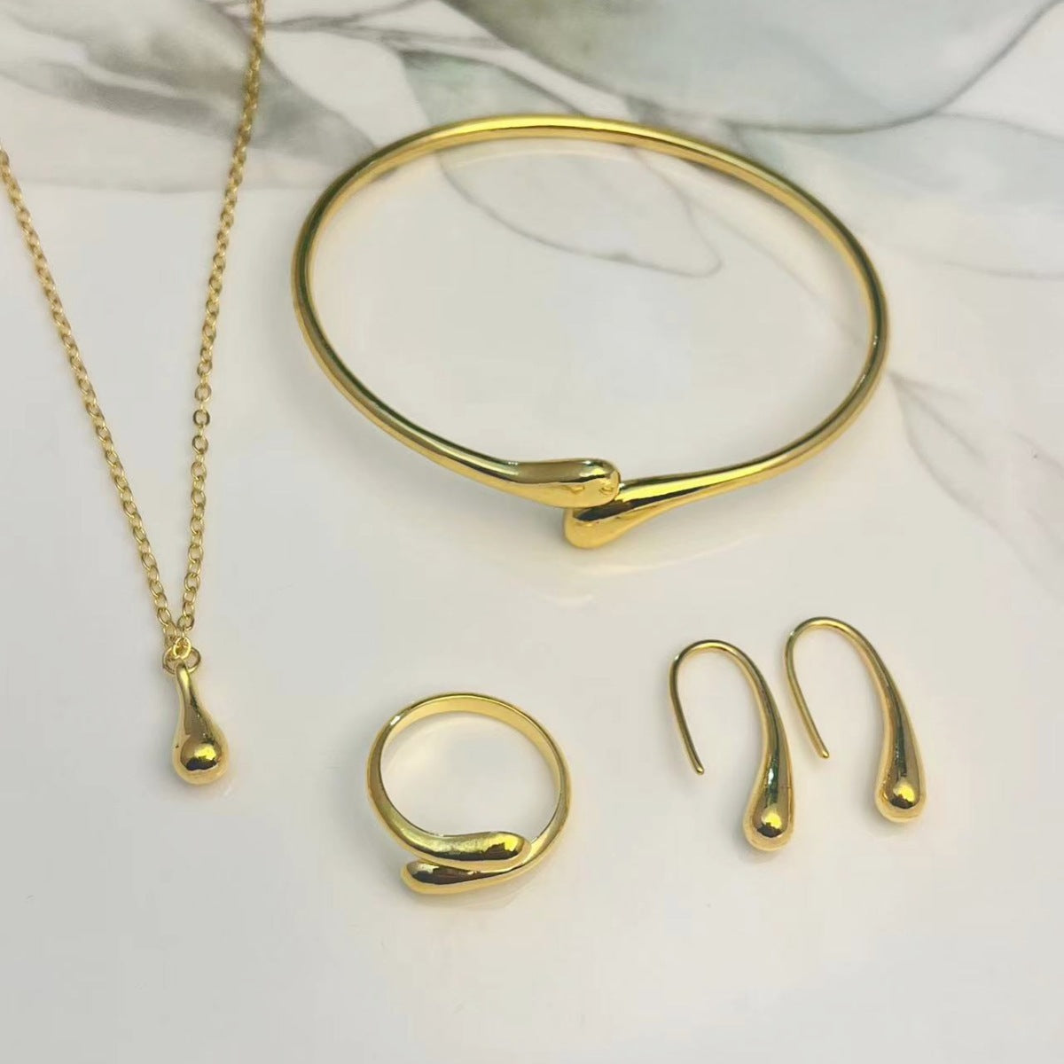 Attractive Casual Women's Special Interest Light Jewelry Set