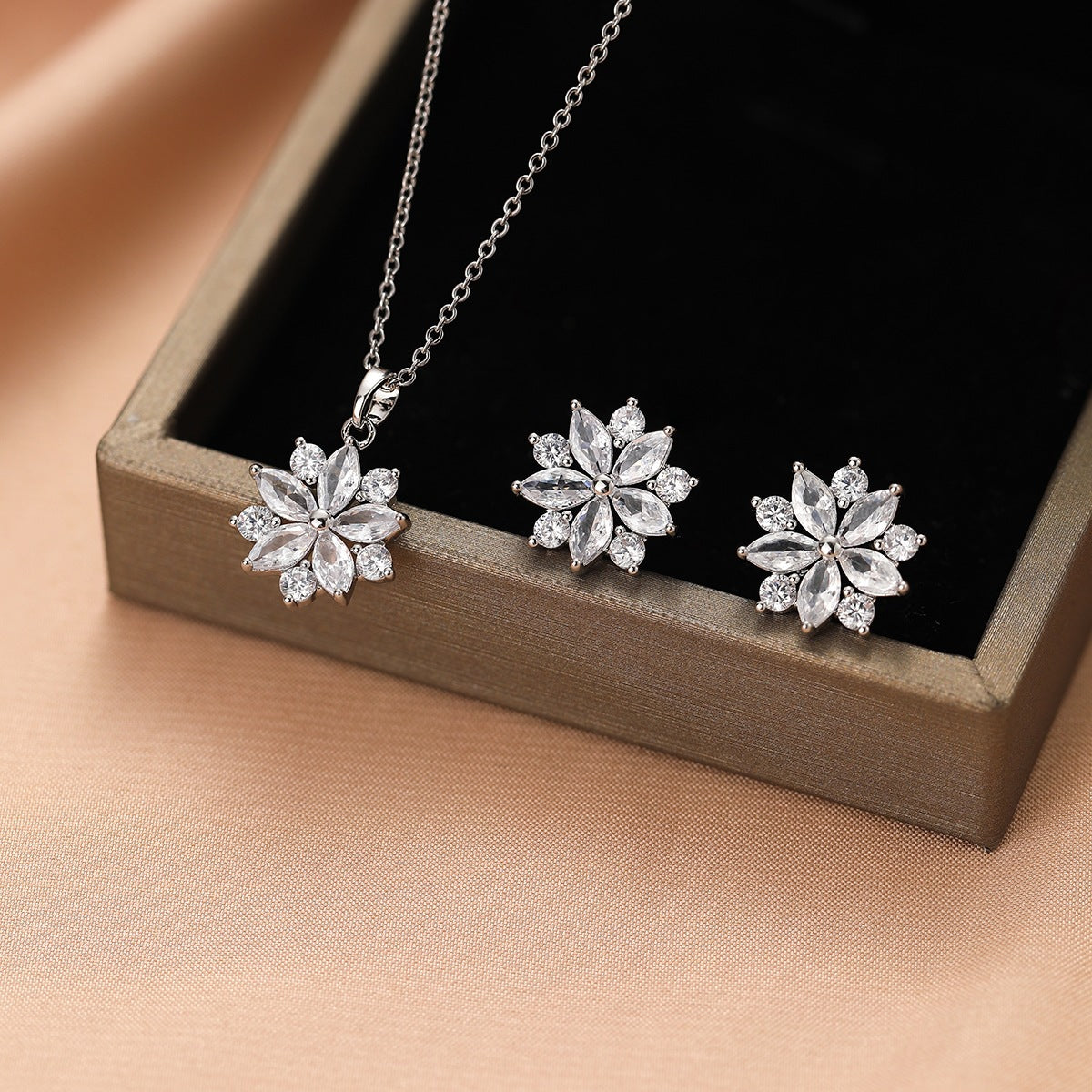 Glamorous Comfortable Two-piece Affordable Luxury Fashion Jewelry Set
