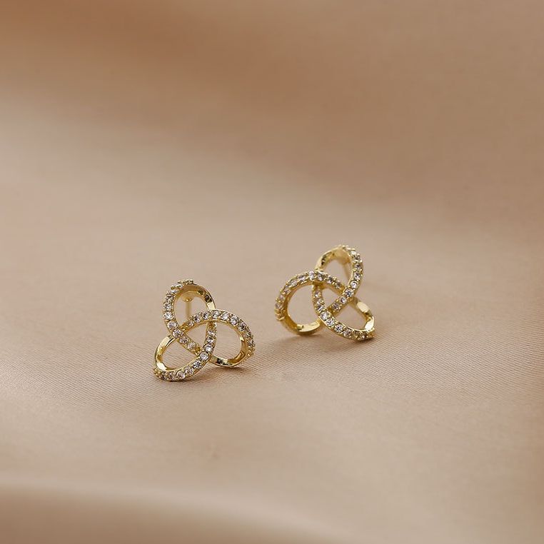 Women's High-grade Diamond Sier Needle Ear Simple Compact Delicate Stud Earrings