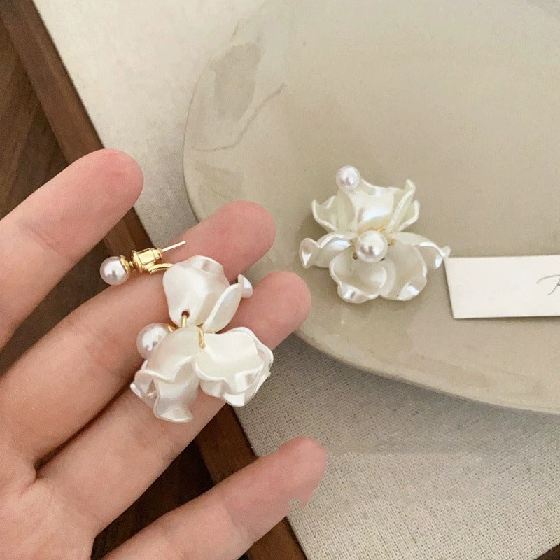 French Elegant Pearl Flower Mori Style Fairy Light Earrings