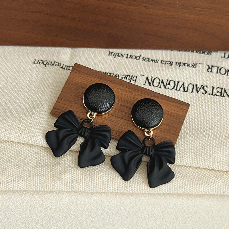 Niche High Profile Retro Temperament Sier Ear Earrings