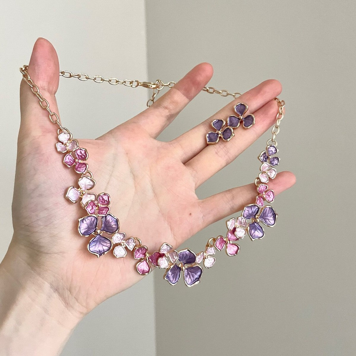 Retro Color Flower Enamel Special Interest Light Necklace
