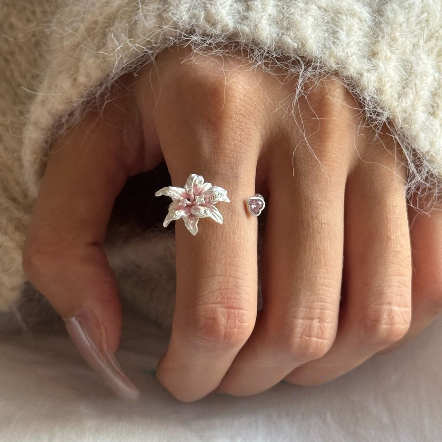 Lily Series Niche Advanced Simple Romantic Ring