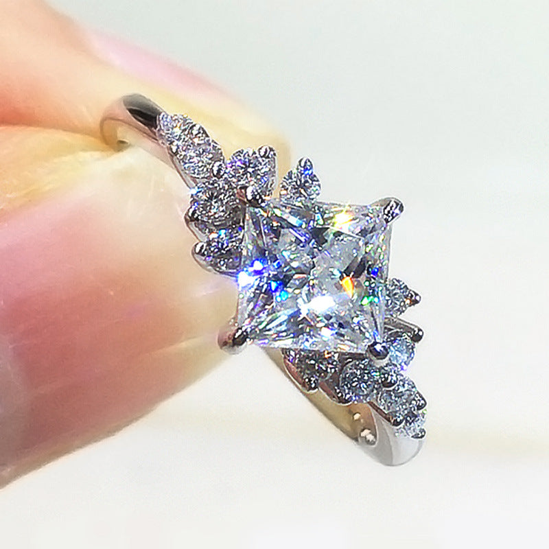 Female Small Flower Exquisite Fashion Wedding Rings
