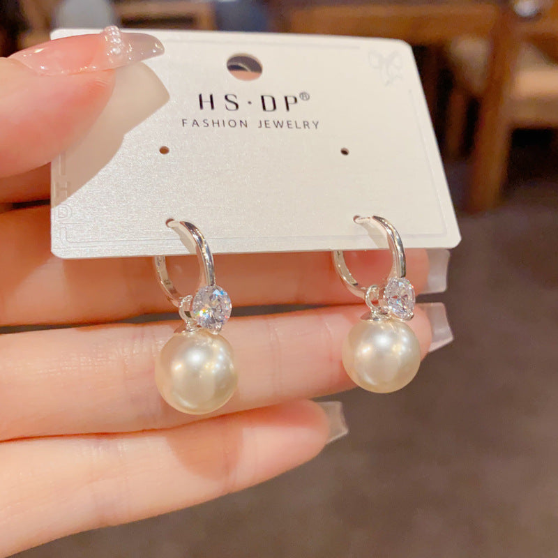 Women's Minimalist Design Thick Sier Zircon Pearl Clip Temperament Entry Lux Rings