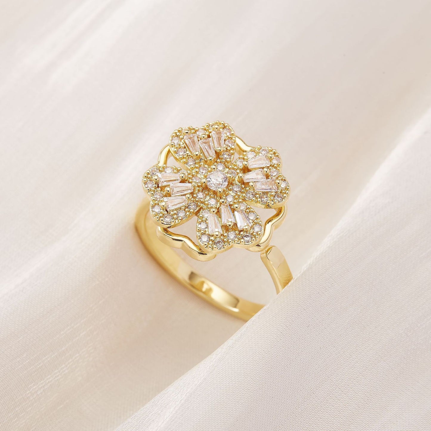 Valentine's Day Gift Flower Zircon Rotatable Ring