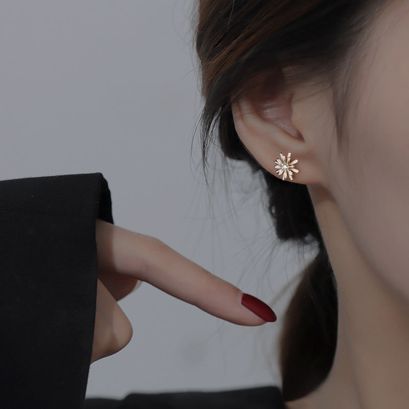 Little Daisy Simple Cold Style Flower Earrings