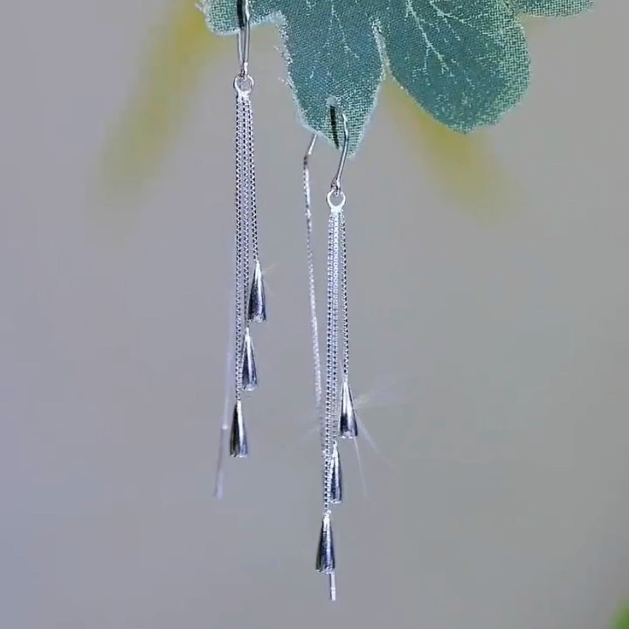 Women's Tassel Fashionable Simple Snowflake Leaves Slim Ear Line