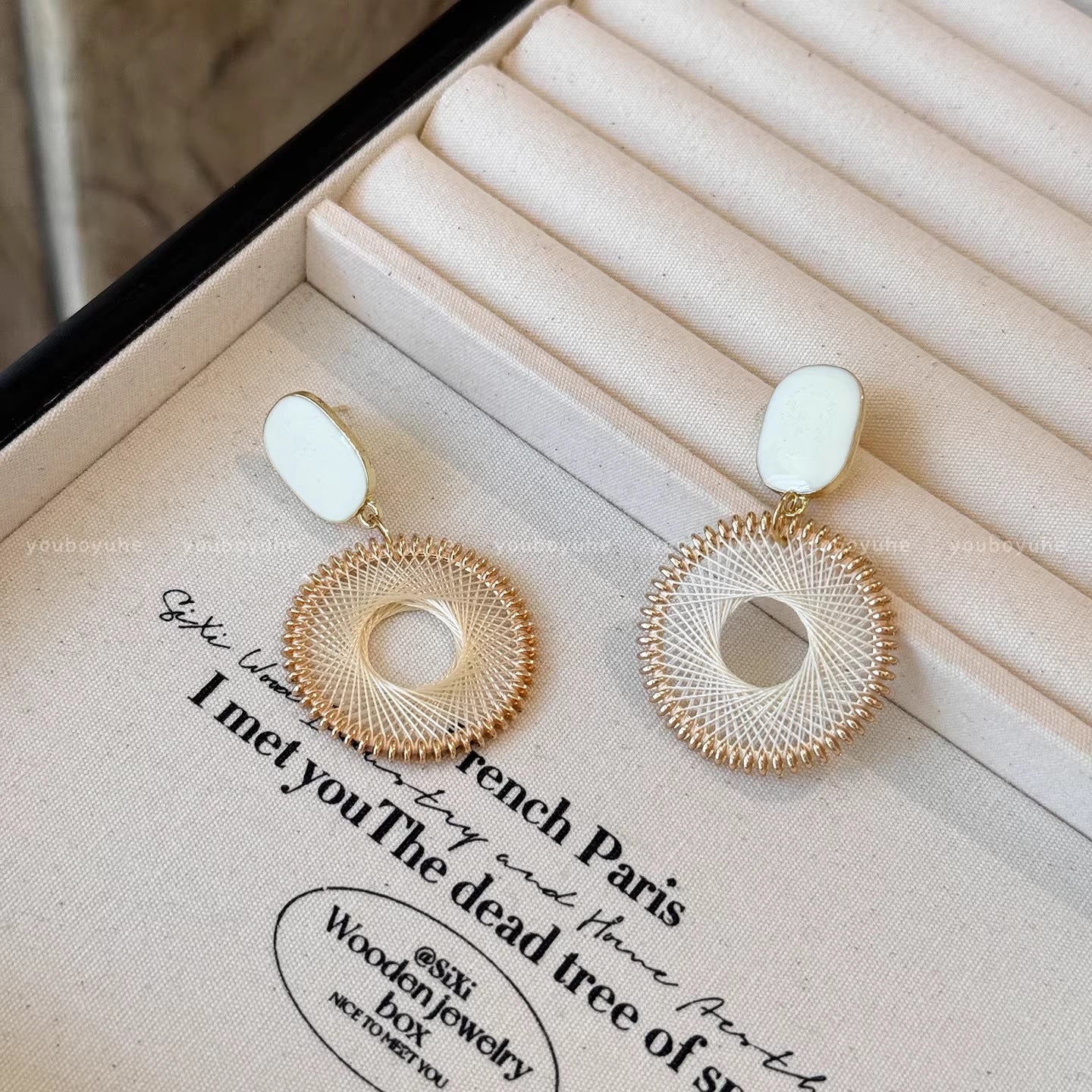 Women's Vacation Style Woven Round Light Luxury High-grade Sense Delicate Earrings
