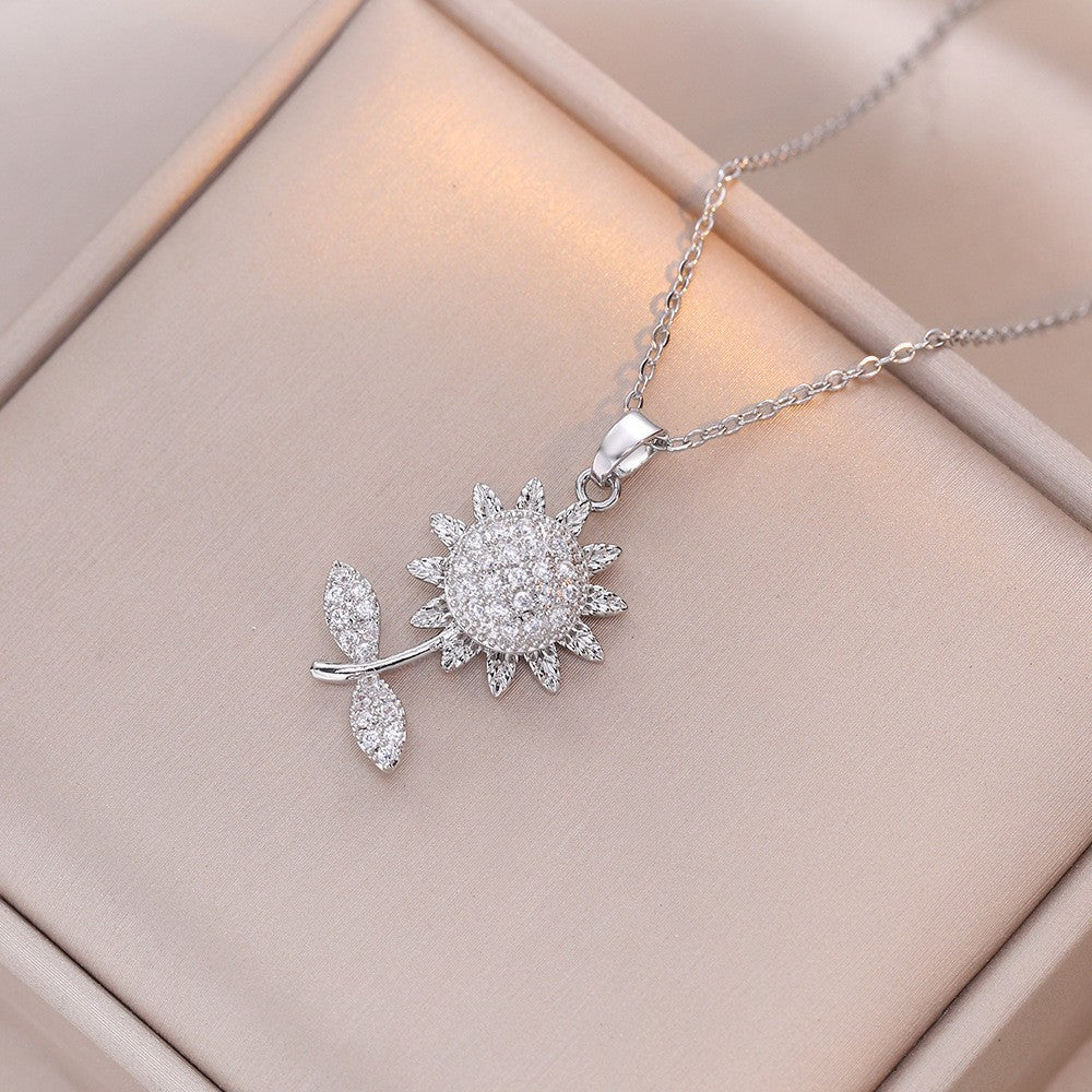 Female Minority Fashion Design Rotating Bauhinia Zircon Flower Necklace