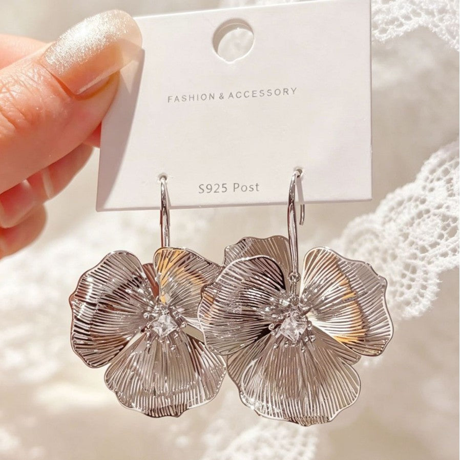 Metal Zircon Flower Stylish Light Luxury Design Sense Delicate Earrings