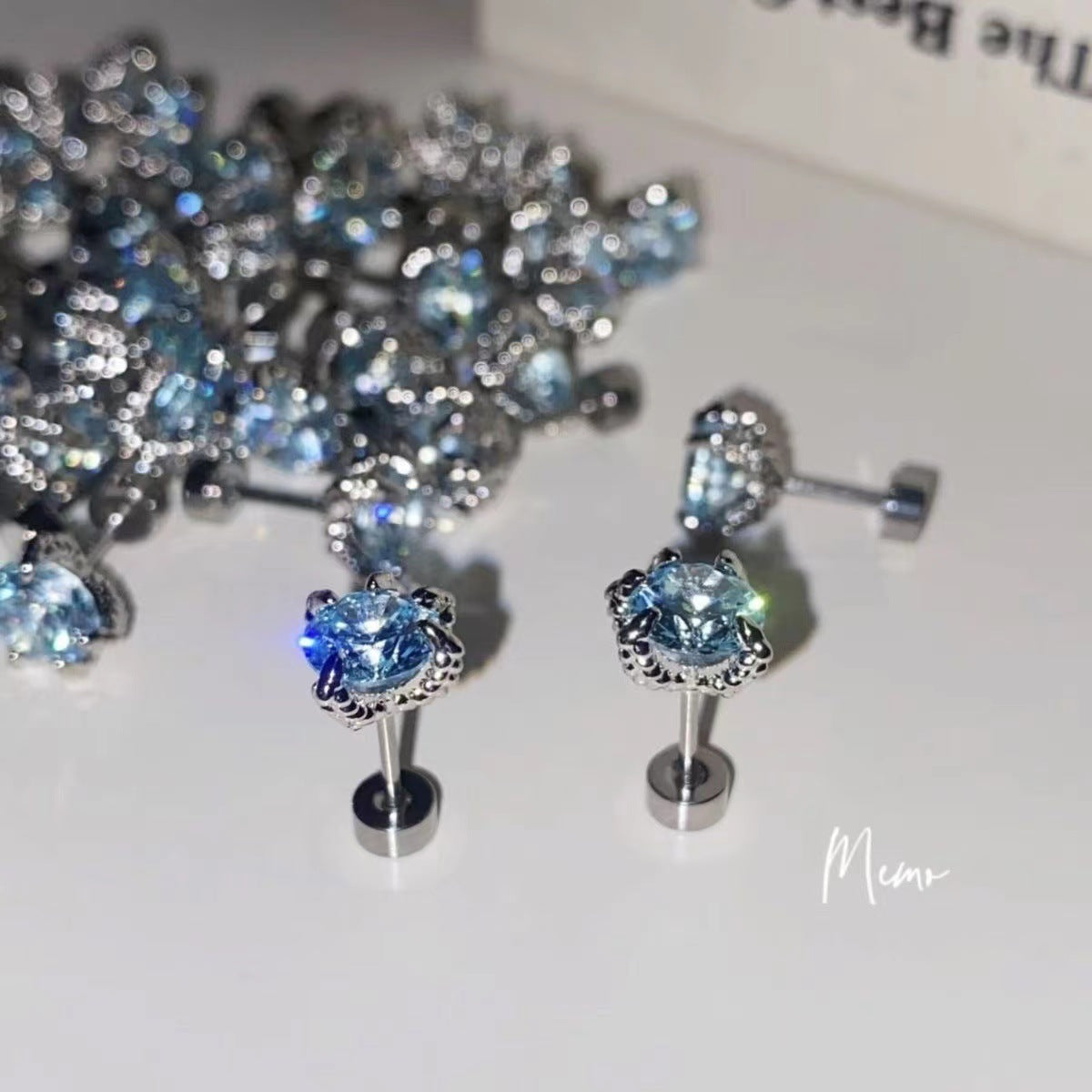 Women's Claw Scale Light Sea Blue Zircon Ear Bone Pin Rhinestone Stud Earrings