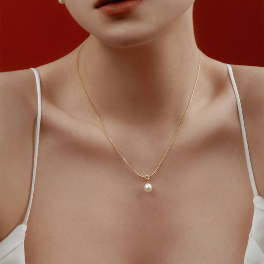 Women's Hitches Freshwater Pearl Summer Simple High-grade Clavicle Necklaces