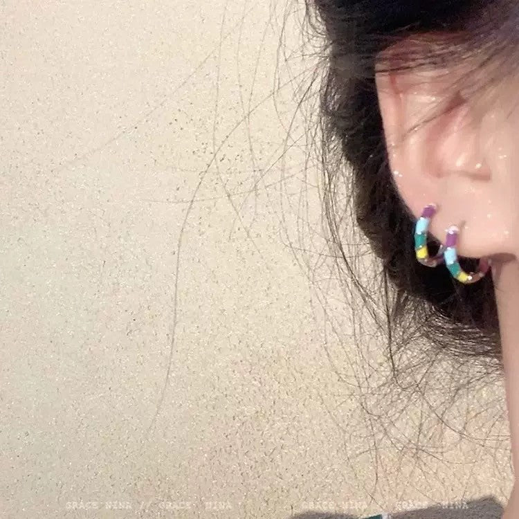 Tale Town Simple Compact Colored Drip Glaze Ear Buckle