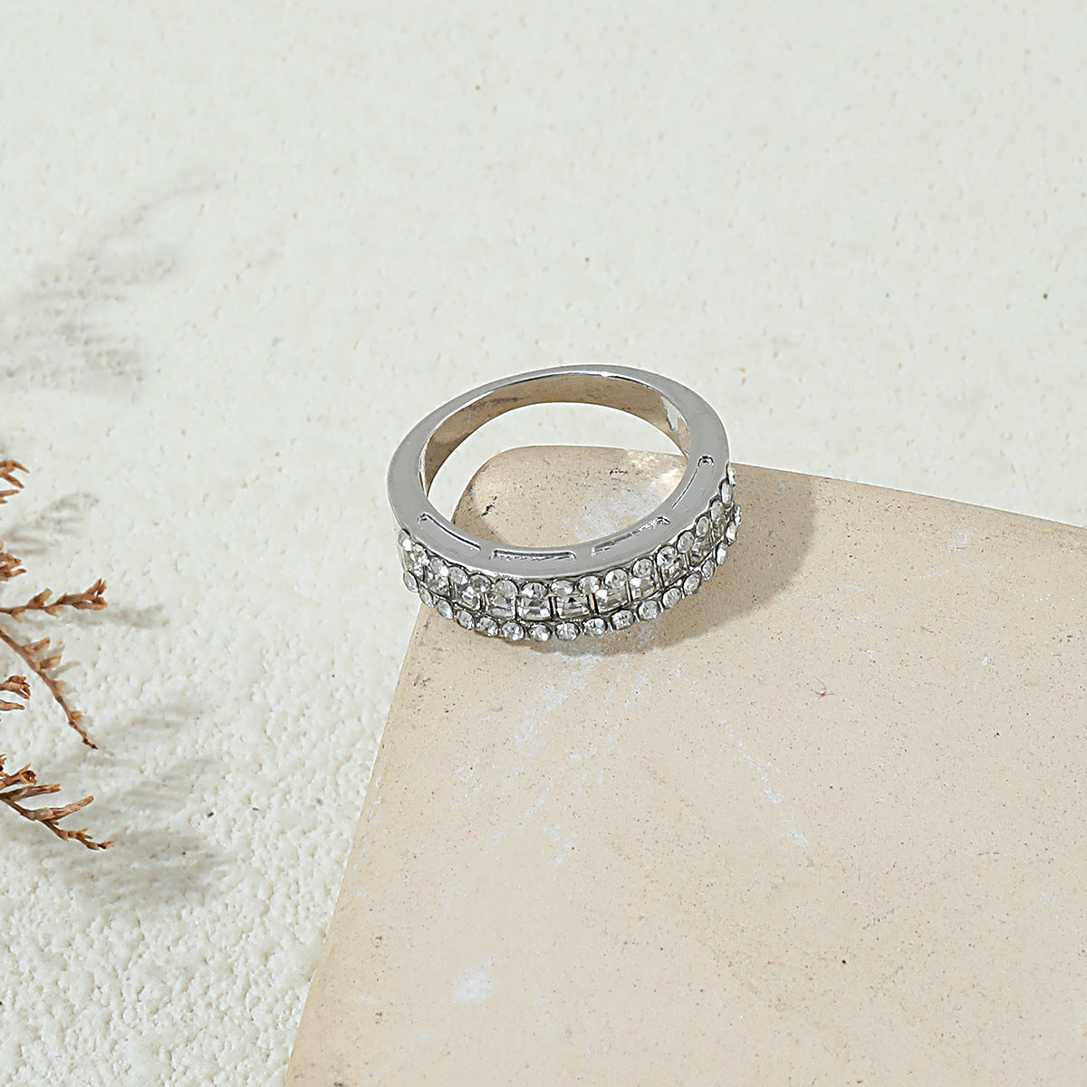 Women's Luxurious Exaggerating Rhinestone Couple Wedding Ring