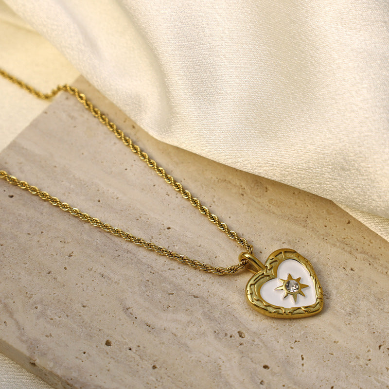 Women's Vintage Fritillary Titanium Light Luxury Minority High-grade Necklaces