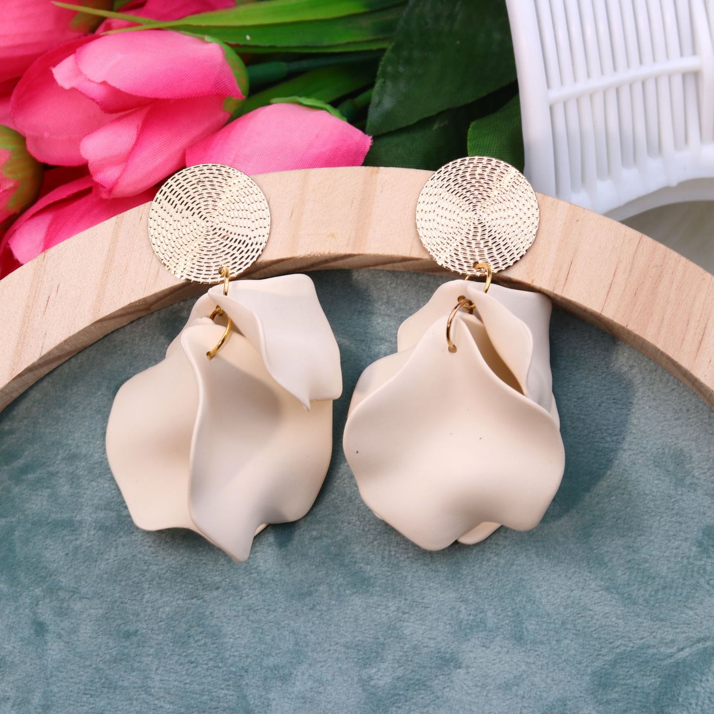 Women's Petal Spray Paint Pleated Candy Color Earrings