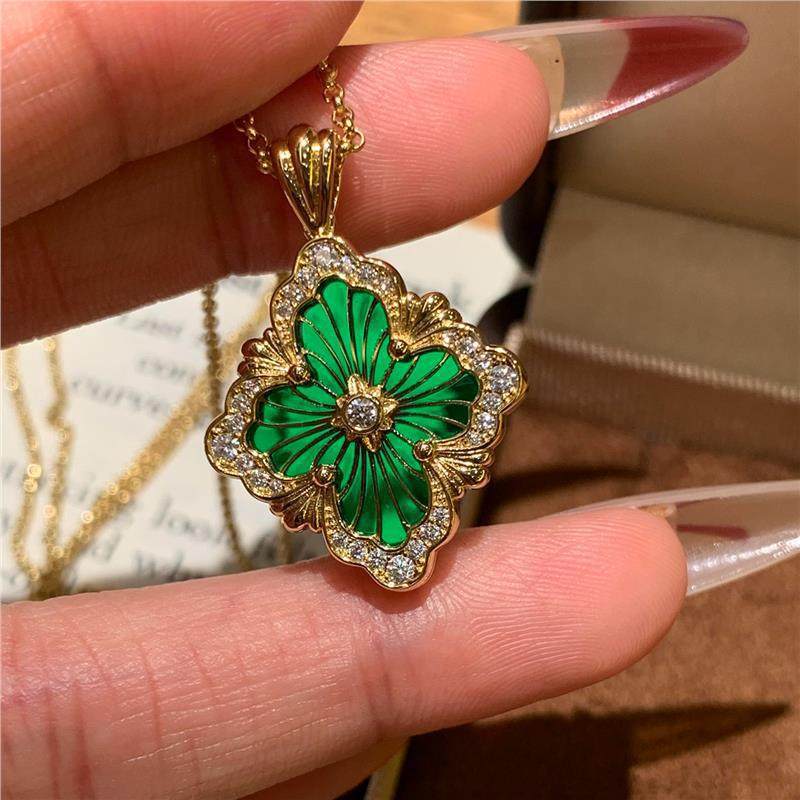 Women's Edition Opera Four-leaf Clover Gold-plated Fritillary Pendants