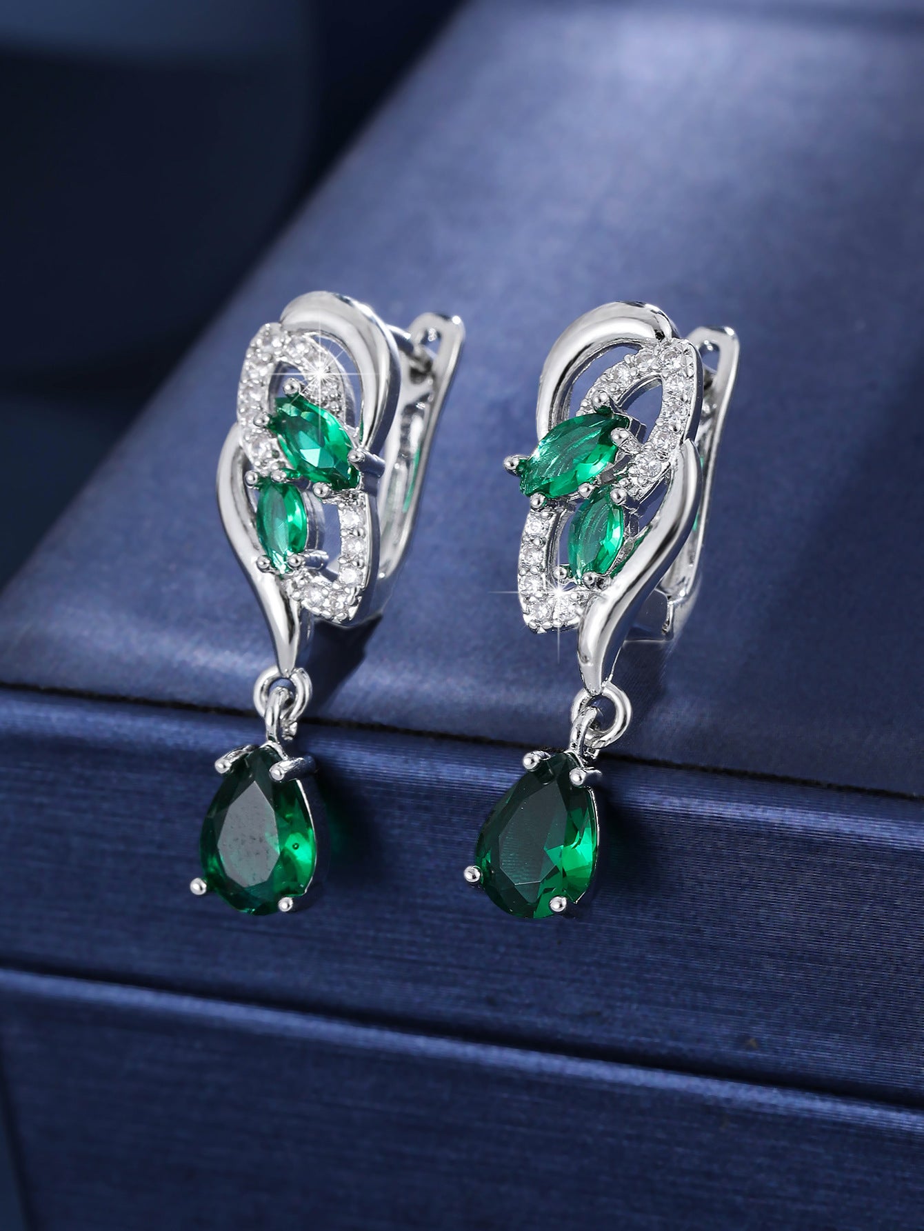 Women's Gorgeous Water Drop Full Inlaid Clip Ear Buckle