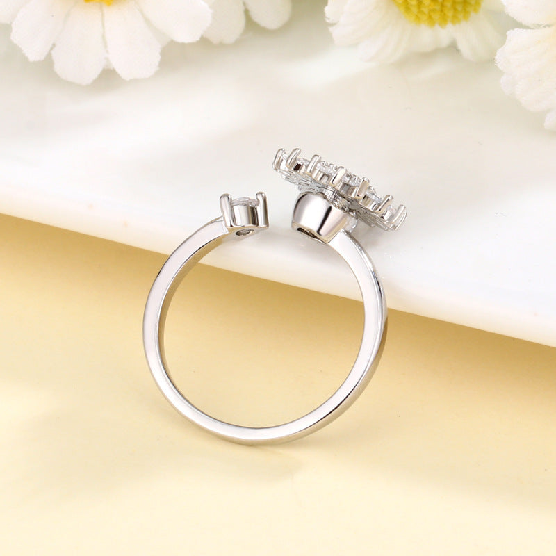 Daisy Flower Spinning Female Anxiety Opening Decompression Rings
