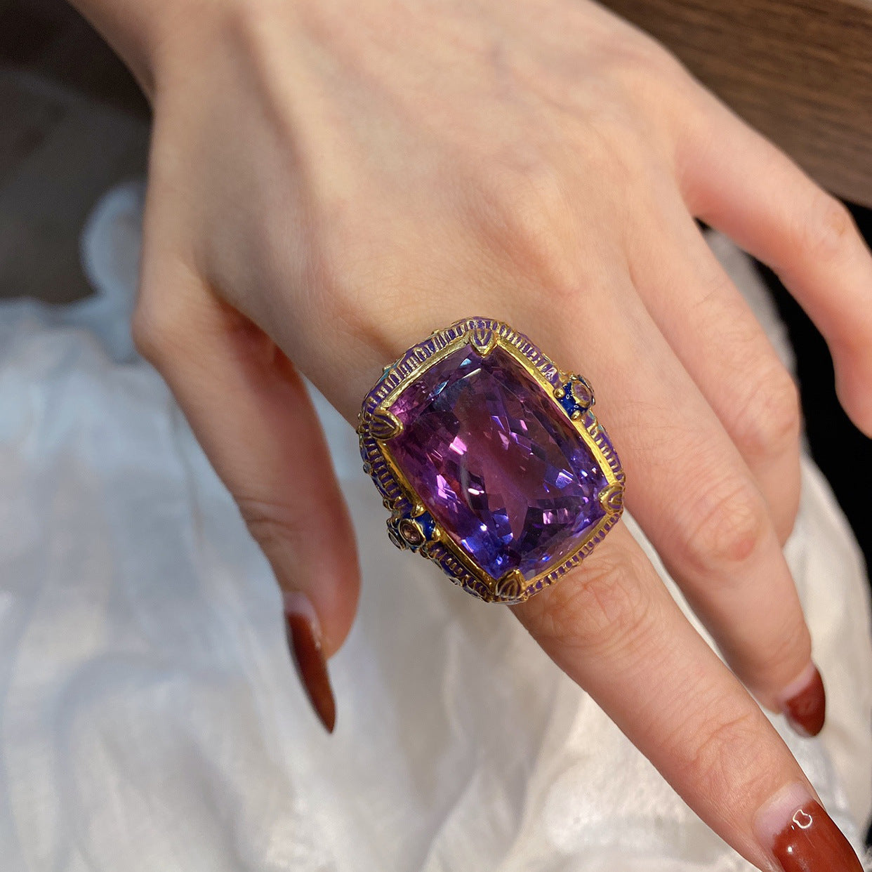 Women's Imitation Natural Amethyst Palace Style Colored Pendants