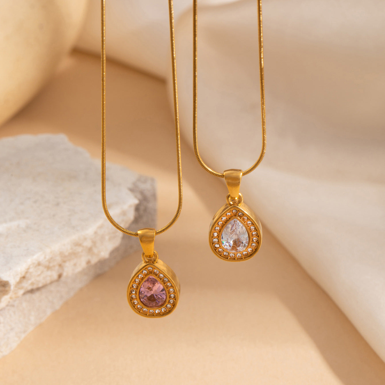 Elegant Titanium Snake Chain Inlaid Zircon Light Necklace