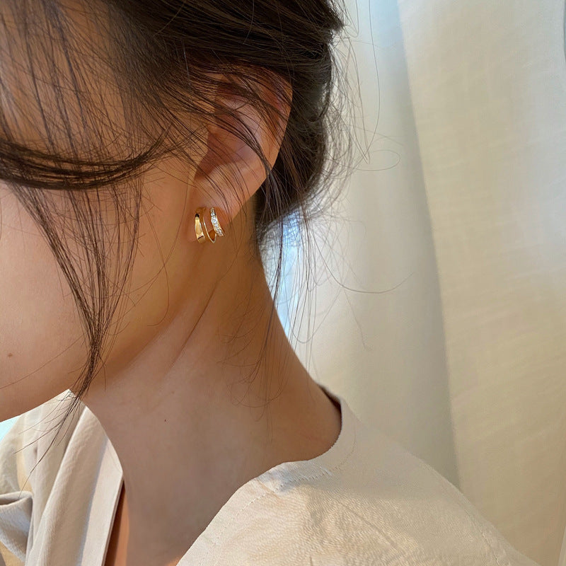 Women's Face Small Public Design Sense Half Circle High-grade Classic Style Stud Earrings
