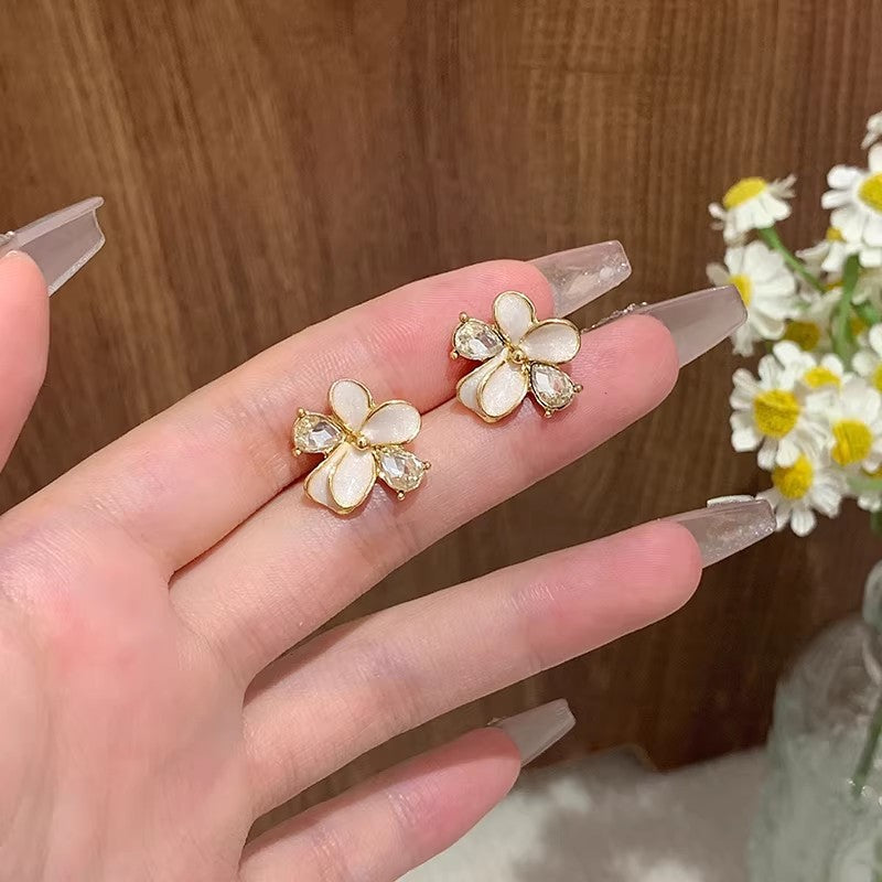 Women's Minority High-grade Micro Inlaid Zircon Flower Fashion Drop Skunk Rings