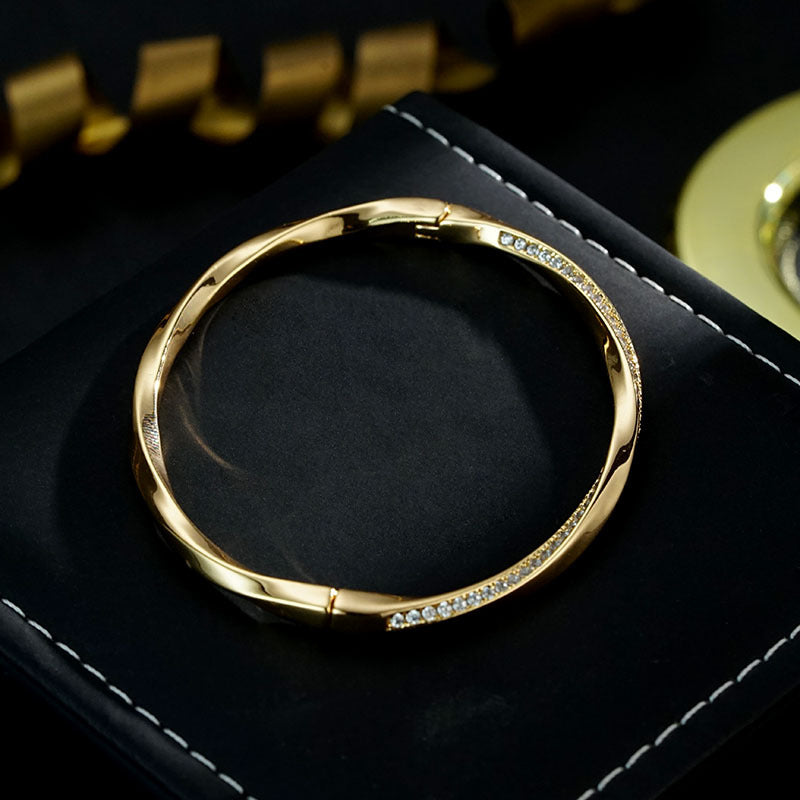 High Version Three-dimensional Rotation Twist Pattern Full Zirconium Inlaid Fashion Bracelet