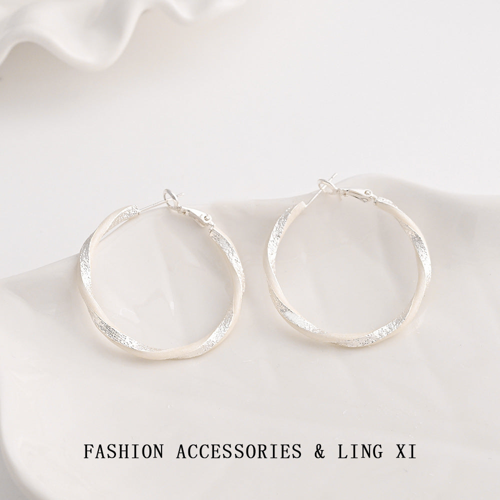 Geometric Circle Winding Personalized Golden Minority Fashion Ear Affordable Luxury Earrings