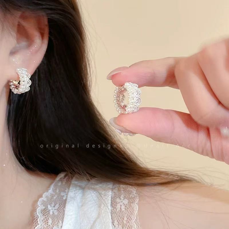 Women's French Pearl High-grade Light Luxury Clips Elegant Earrings