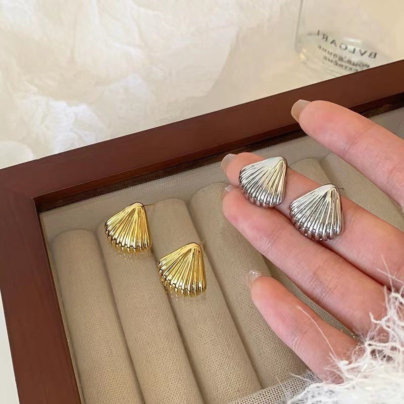 Women's Metal Fan-shaped Shell-shaped High-grade Cold Wind Sier Stud Earrings