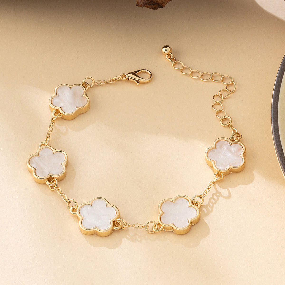 Fashion Elegant Lucky Five Petal Flower Female Bracelet