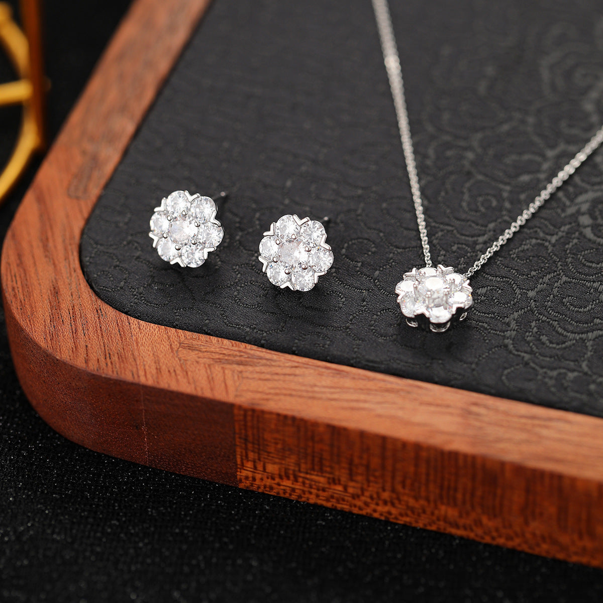 Glamorous Comfortable Two-piece Affordable Luxury Fashion Jewelry Set