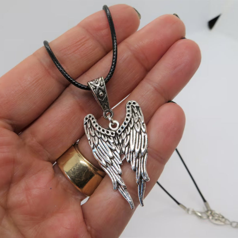Fashion Retro Angel Wings Niche Design Necklaces