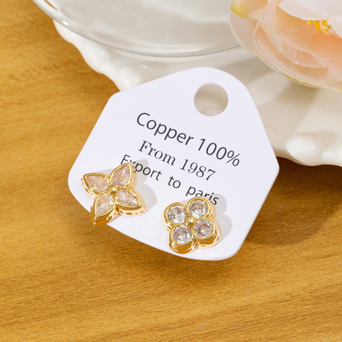 Exquisite Sweet Cutout Fritillary Plate Clover Flower Niche Earrings