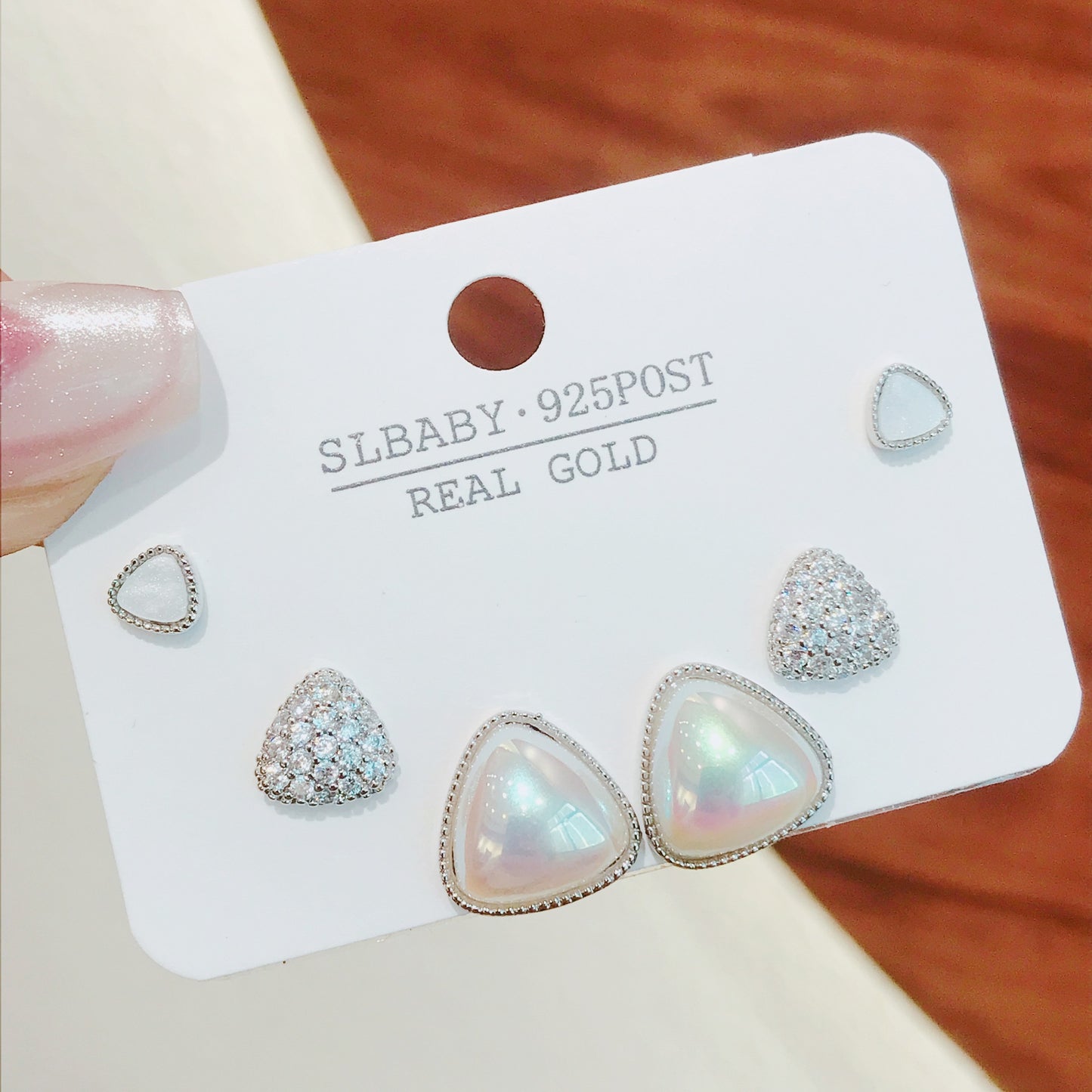 Women's High-grade Pearl Bow Elegant Special Interest Earrings