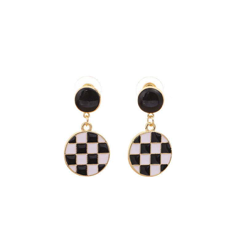 Love Heart Niche Design Advanced Cold Wind Short Earrings