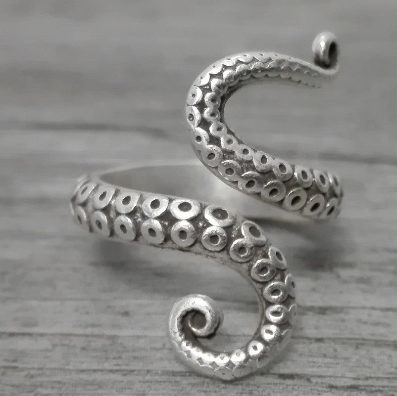 Men's Titanium Steel Personalized Retro Octopus Ruby Rings