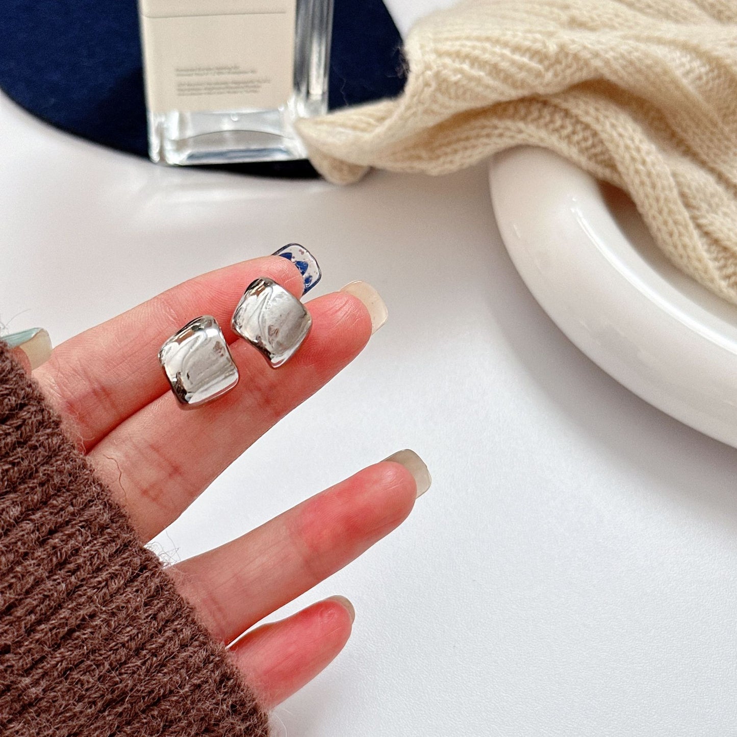 Women's Sier Needle Retro Irregular Metal Fashionable Elegant Niche Design Rings