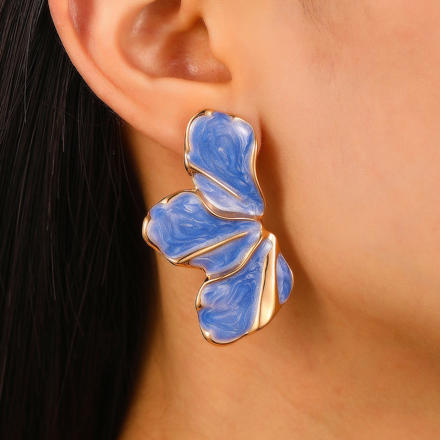 Women's Ruffled Oil Dripping Pleated Ear Cream Sweet Style Flower Enamel Stud Earrings