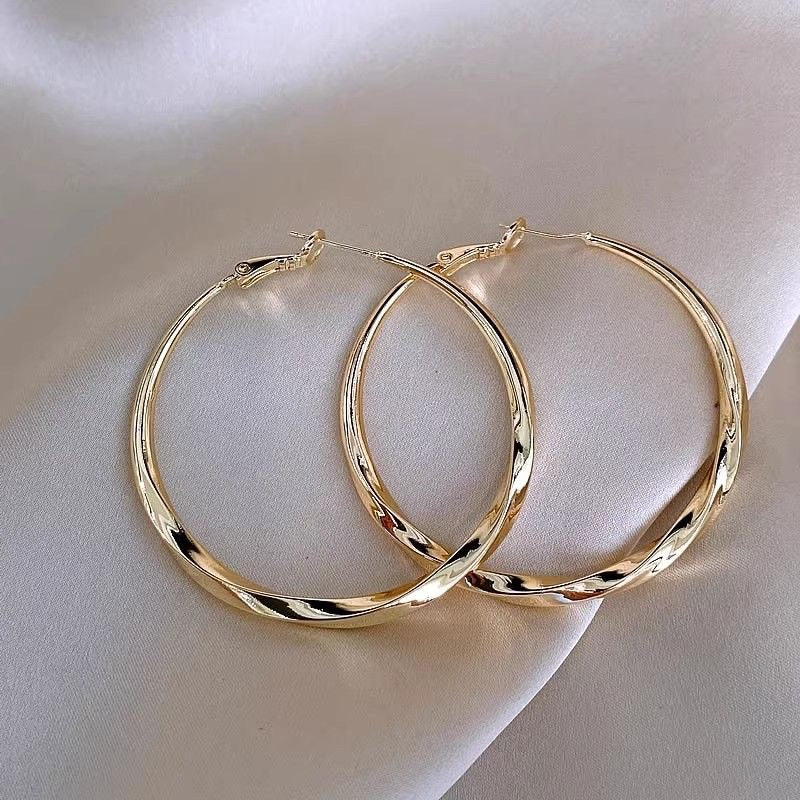 Women's Fashion Simple Large Hoop High-grade Light Luxury Temperament Earrings