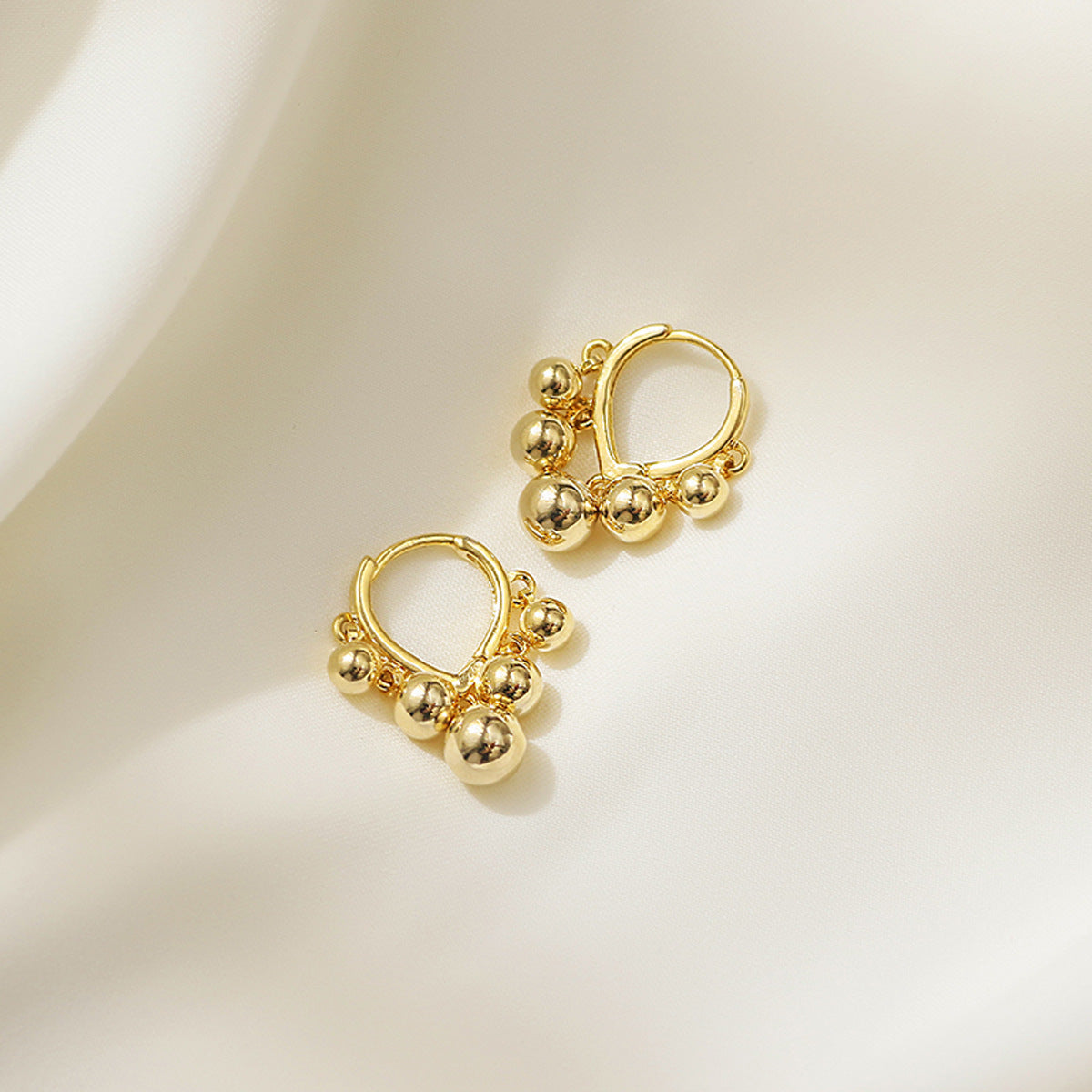 Women's Summer Golden Bean Eardrops Temperamental Tassels Ball Fashion Clip Rings