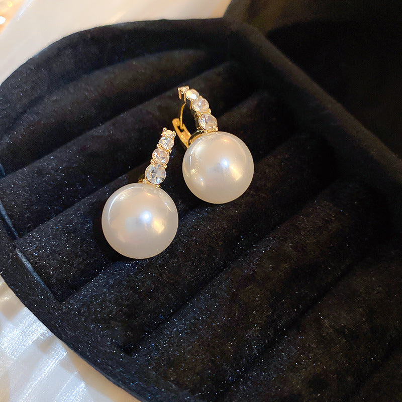 Women's Pearl Flower Fashionable High-grade French Entry Earrings