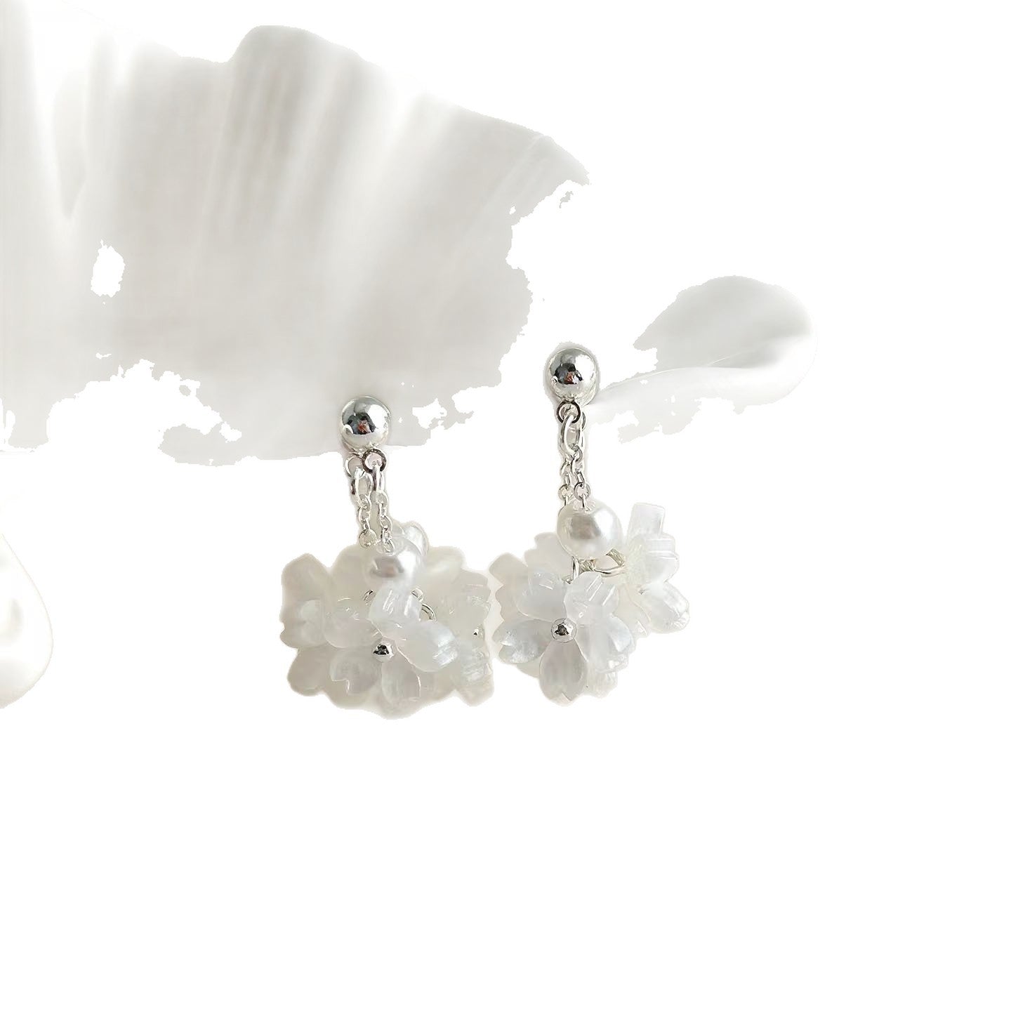 Fashion French Style Vintage Pearl Flower Light Luxury Minority Earrings