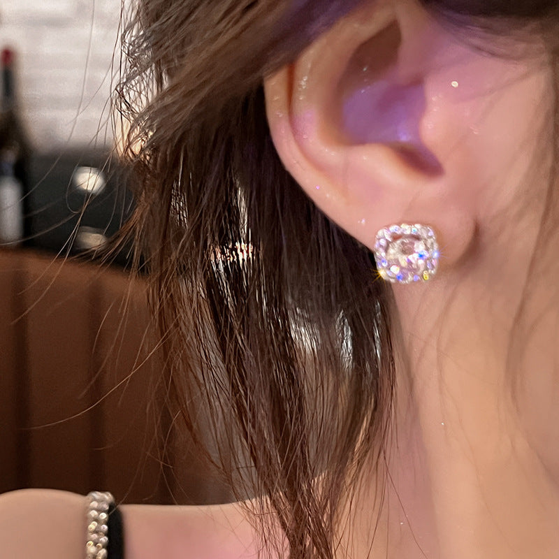 Sier Needle Simple Super Flash Zircon Light Luxury Minority Cold Stud Earrings