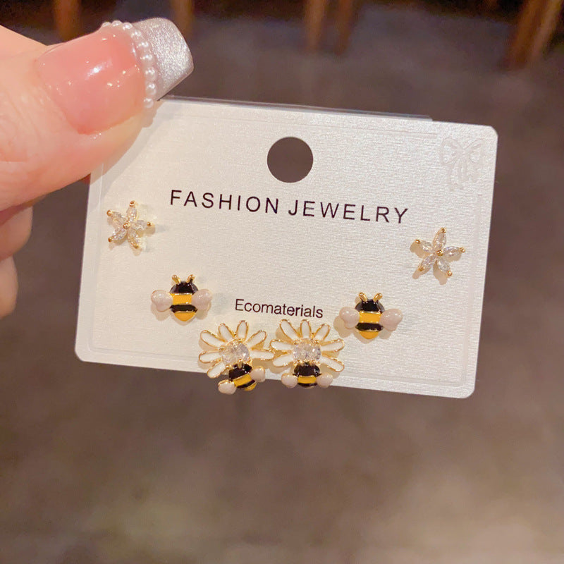Women's French Sweet Bee Little Daisy Three-piece Exquisite Light Luxury Earrings