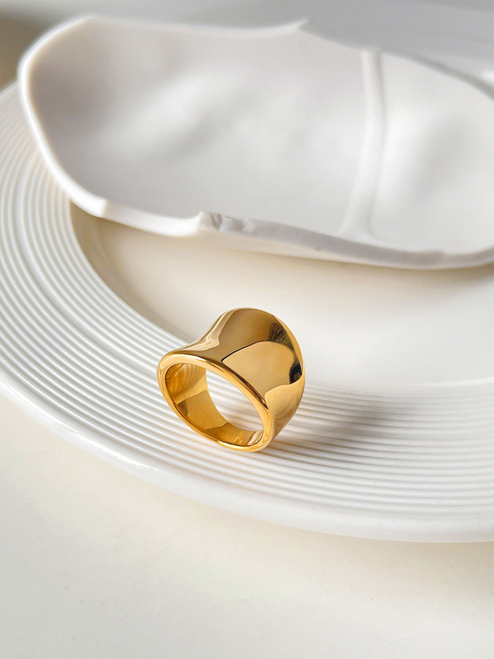 Women's Titanium Steel Wide Surface Real Gold Electroplated Glossy Simple Rings