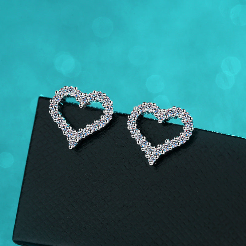 Sterling Sier Female Heart-shaped Super Flash Simulation Korean Earrings