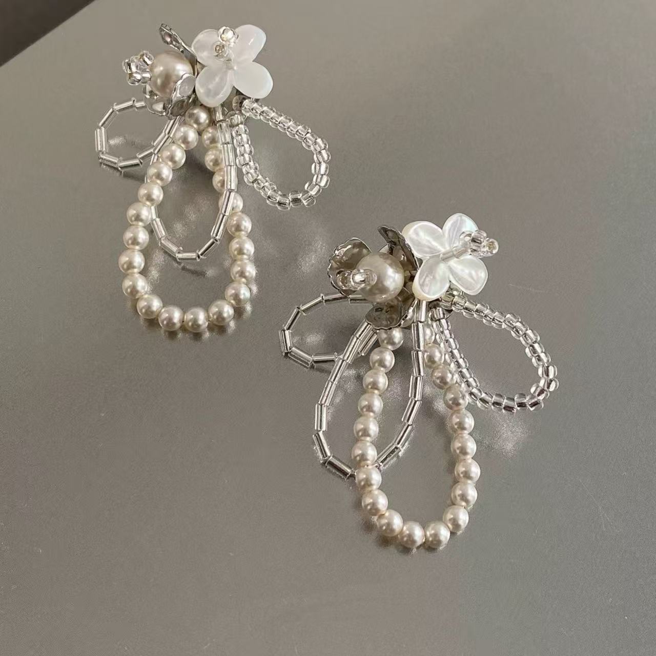 Women's Super Beautiful Shell Metal Flower Beaded Fashion Earrings